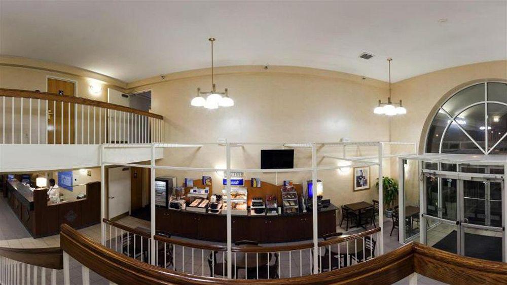 Holiday Inn Express Des Moines-At Drake University, An Ihg Hotel المظهر الخارجي الصورة