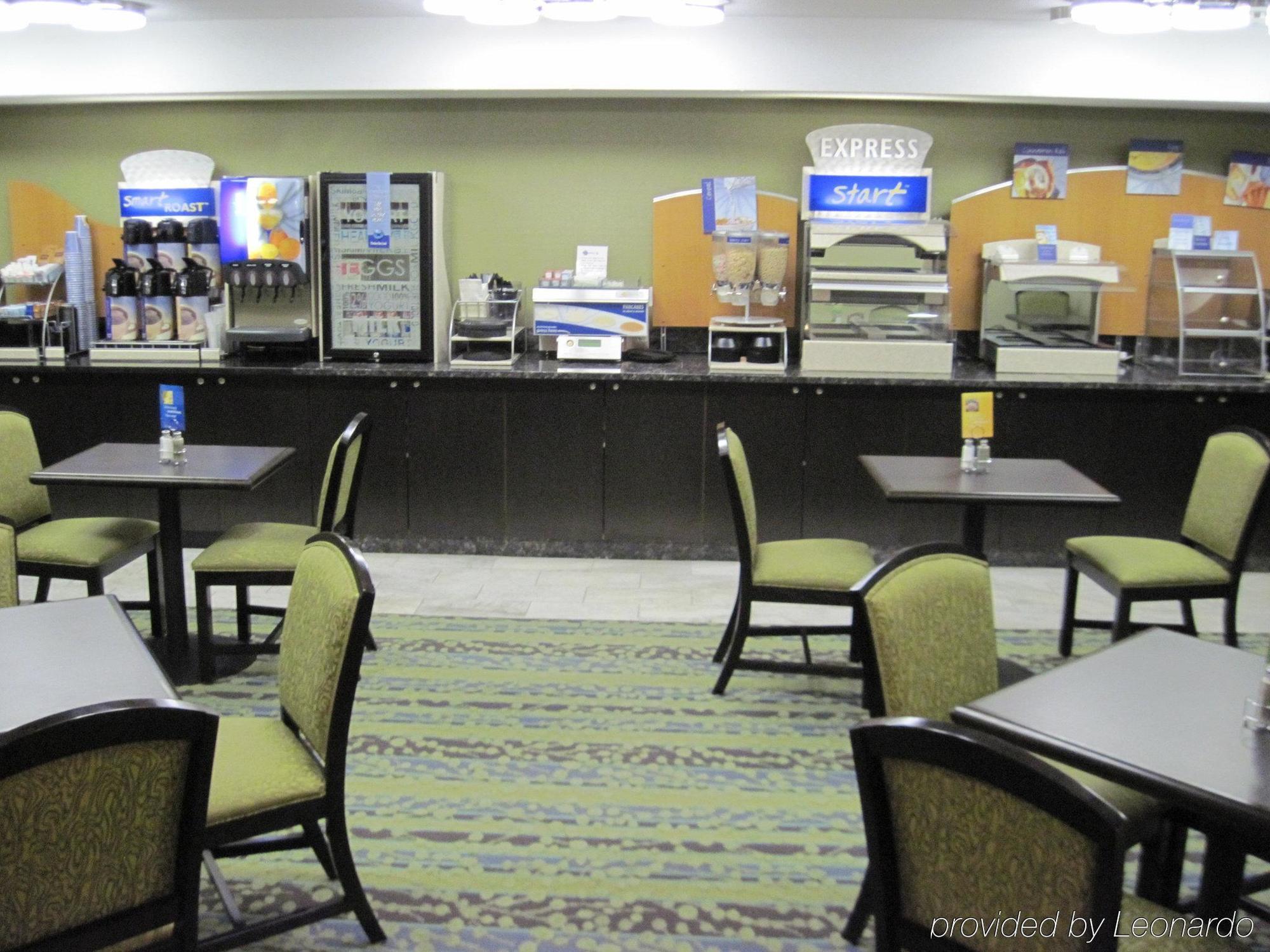 Holiday Inn Express Des Moines-At Drake University, An Ihg Hotel المظهر الخارجي الصورة