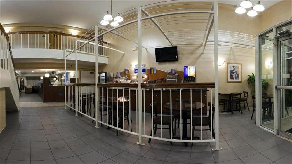 Holiday Inn Express Des Moines-At Drake University, An Ihg Hotel المظهر الخارجي الصورة