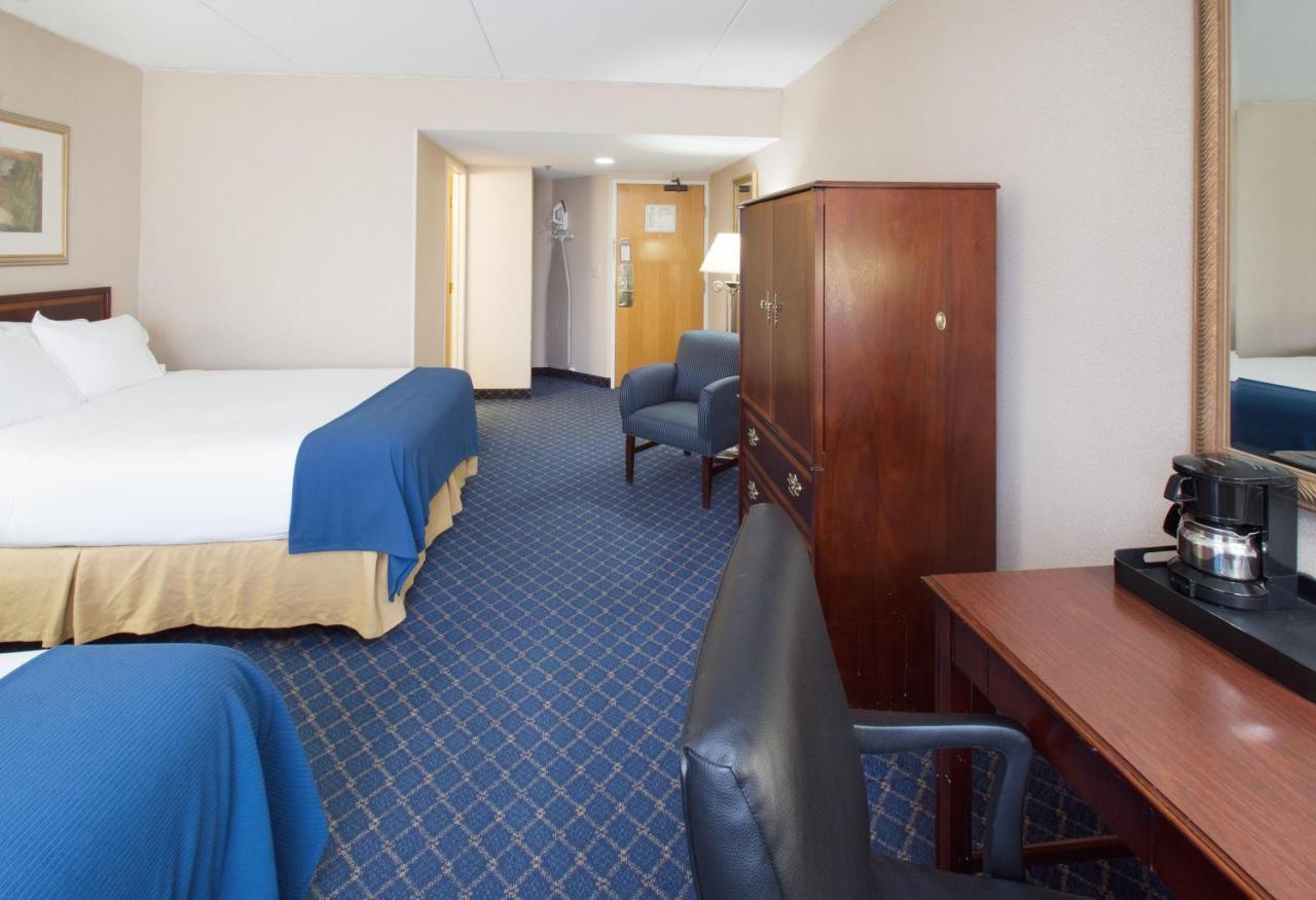 Holiday Inn Express Des Moines-At Drake University, An Ihg Hotel المظهر الخارجي الصورة