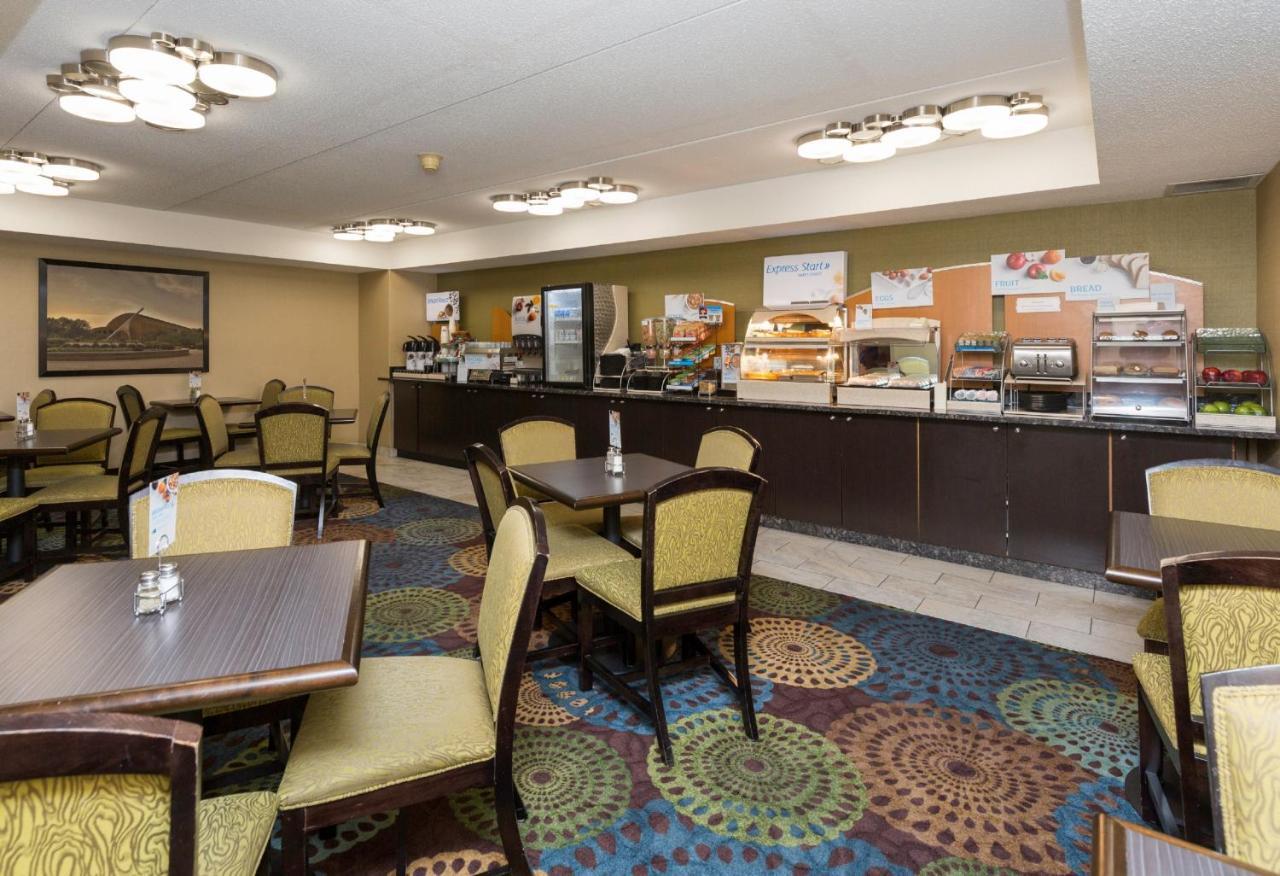 Holiday Inn Express Des Moines-At Drake University, An Ihg Hotel المظهر الخارجي الصورة