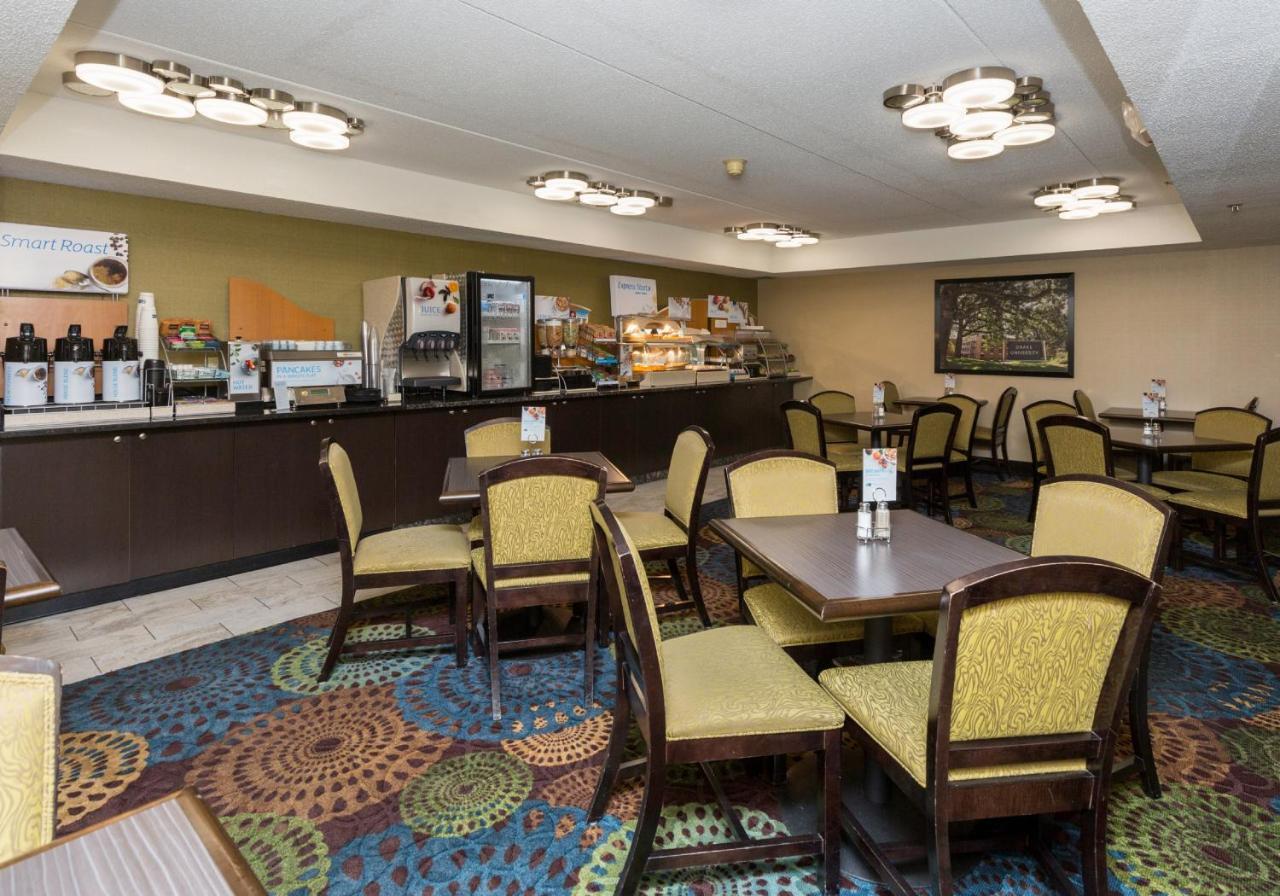 Holiday Inn Express Des Moines-At Drake University, An Ihg Hotel المظهر الخارجي الصورة