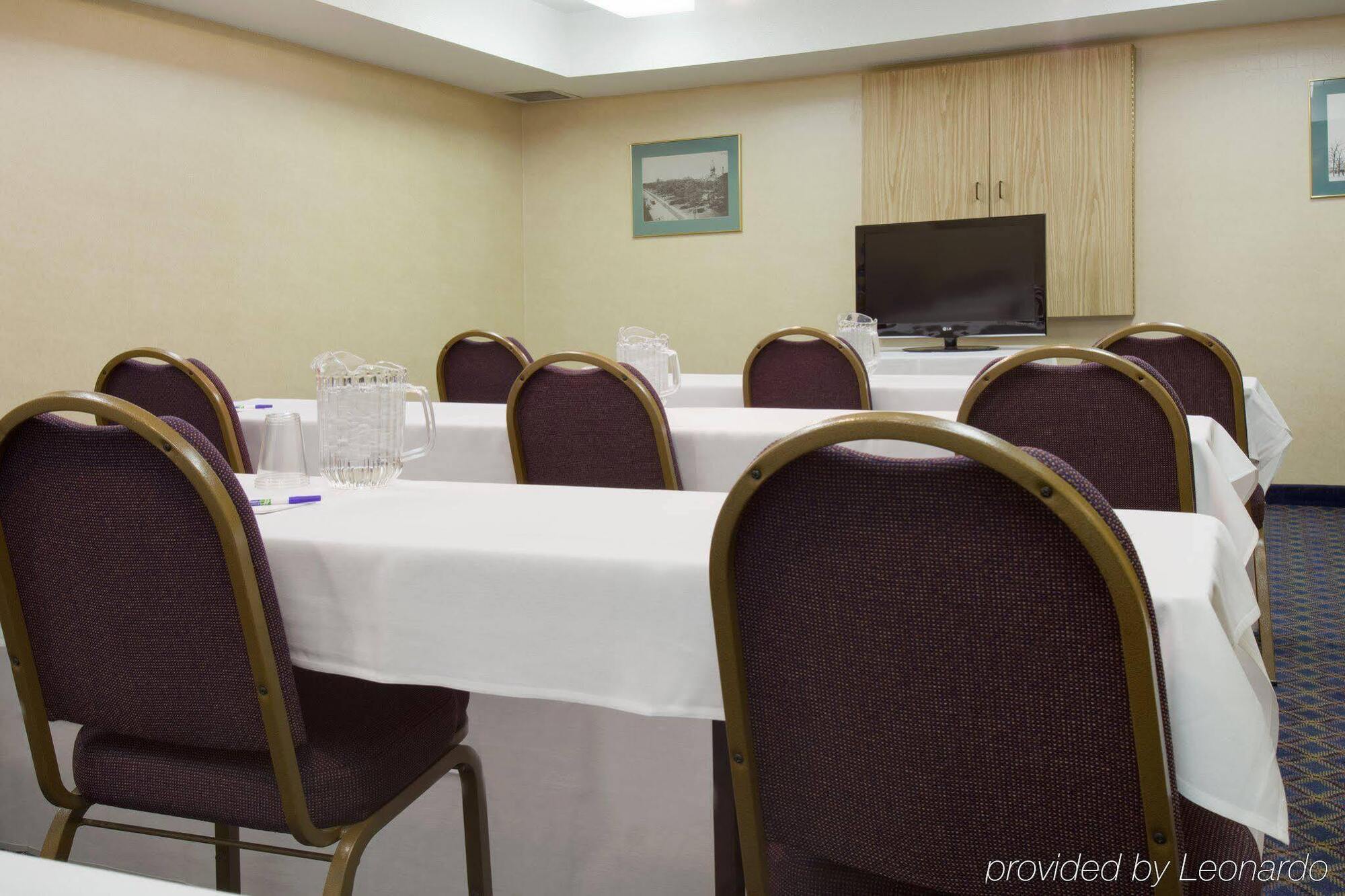 Holiday Inn Express Des Moines-At Drake University, An Ihg Hotel المظهر الخارجي الصورة
