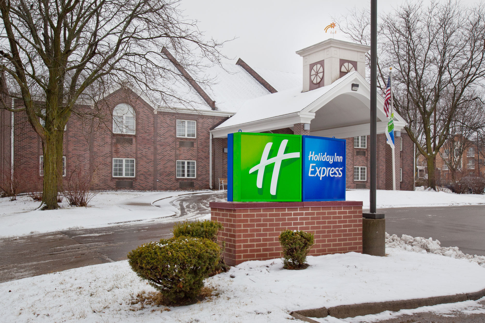 Holiday Inn Express Des Moines-At Drake University, An Ihg Hotel المظهر الخارجي الصورة